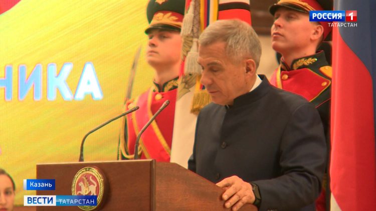 Минниханов поздравил ветеранов боевых действий и бойцов СВО с Днем защитника Отечества