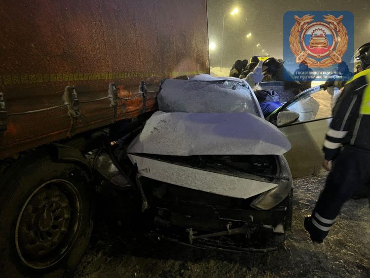 На трассе М7 в ДТП легковушки с фурой погиб ребенок