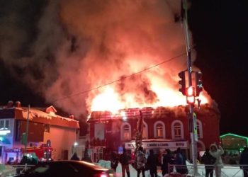 В Кукморе загорелся магазин