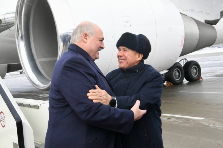 Александр Лукашенко прибыл в Казань