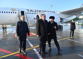 Президент Таджикистана прибыл в Казань