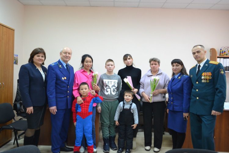 Прокурор Верхнеуслонского района встретился с семьями погибших бойцов СВО