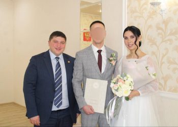 Глава Менделеевского района посетил свадьбу бойца СВО