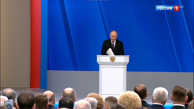 Путин заявил, что текст послания Федеральному собранию был разработан после поездок в регионы