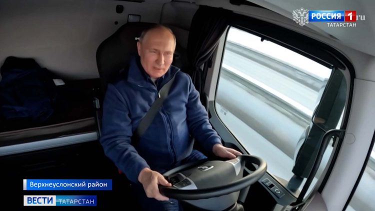 Путин, Минниханов и Шаймиев открыли перинатальный центр и хоспис