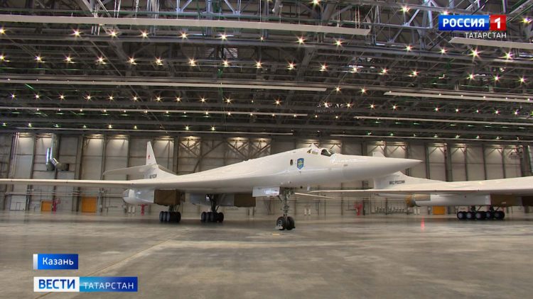 Мантуров рассказал о потенциале Ту-160 на казанском авиазаводе