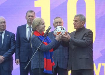 Минниханов и Сафиуллин посетили проект ВЭБ.РФ в Казани