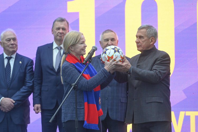 Минниханов и Сафиуллин посетили проект ВЭБ.РФ в Казани