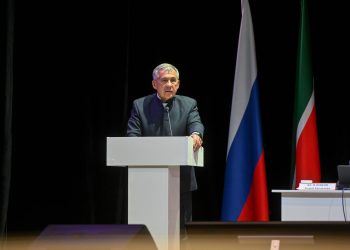 Минниханов встретился с татарстанскими суперфиналистами конкурса «Лидеры России»