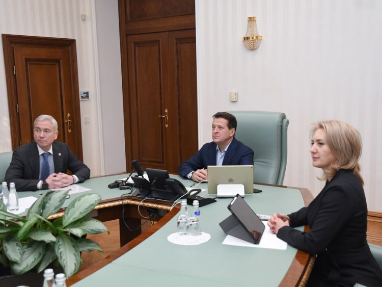 Метшин провел совещание по реновации Чеховского рынка