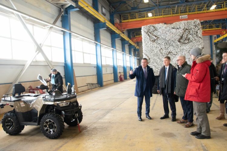 Бойцам СВО из Бугульмы передали квадроцикл и автомобиль «Урал»