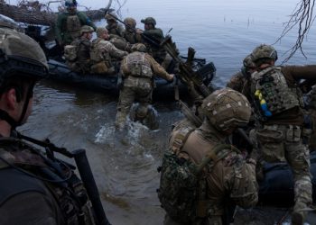 Армия России подорвала буксир ВСУ на Днепре