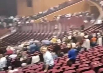 В «Крокус Сити Холле» трое в камуфляже открыли стрельбу