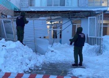В Татарстане директору школы, где из-за схода снега пострадала девочка, предъявили обвинение
