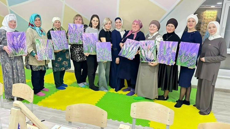 В Кукморском районе организовали арт-терапию для жен и матерей бойцов СВО
