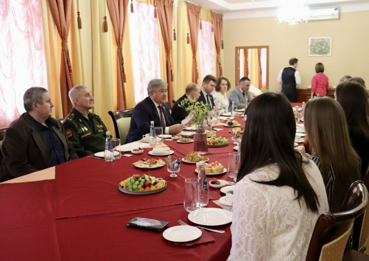 Мэр Зеленодольска встретился с женами бойцов СВО