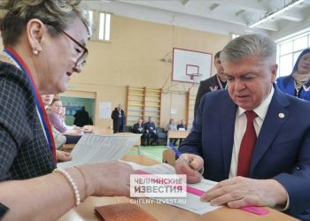 В Челнах мэр города проголосовал на выборах Президента РФ