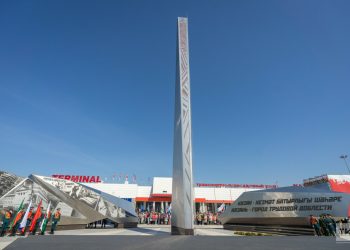 Подсветку стелы «Казань — город трудовой доблести» восстановят до 1 мая