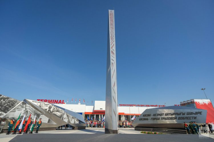 Подсветку стелы «Казань — город трудовой доблести» восстановят до 1 мая