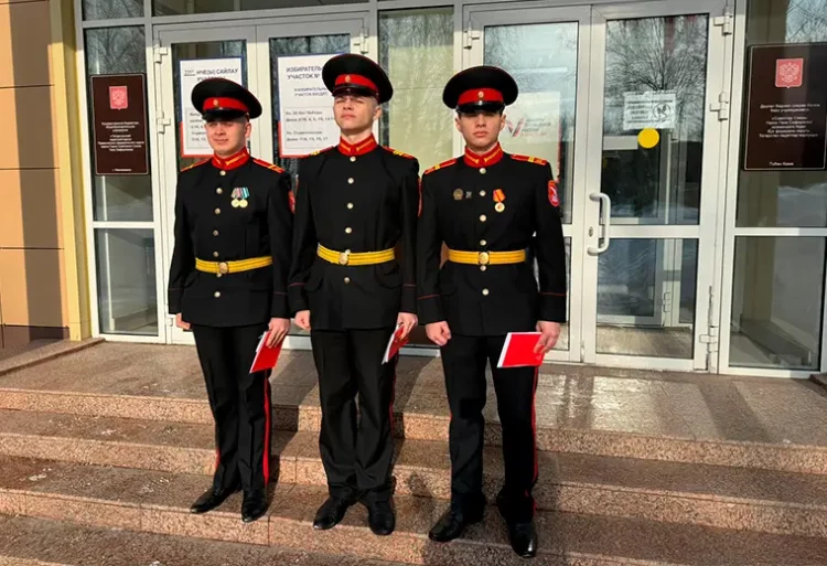 В Нижнекамске трое курсантов Татарстанского кадетского корпуса впервые проголосовали