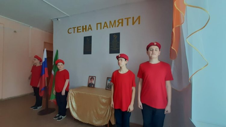 В Пестречинском районе установили мемориальные доски в честь бойцов СВО