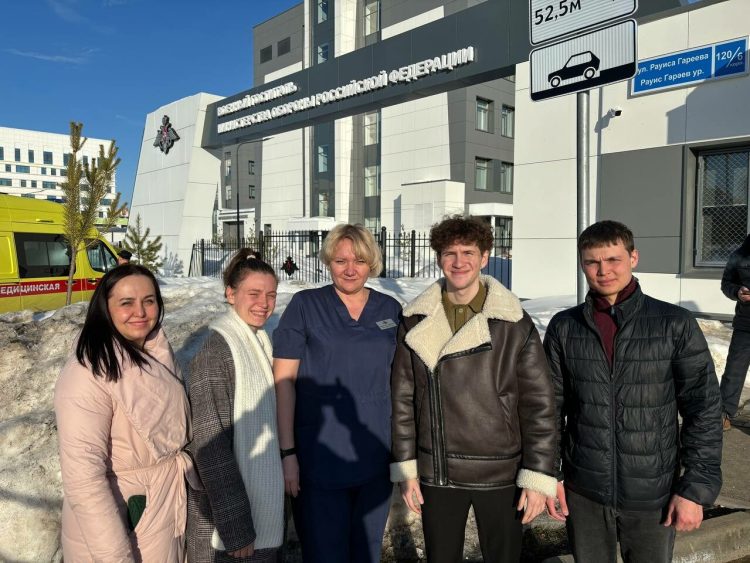 В Казани студенты навестили бойцов СВО в госпитале