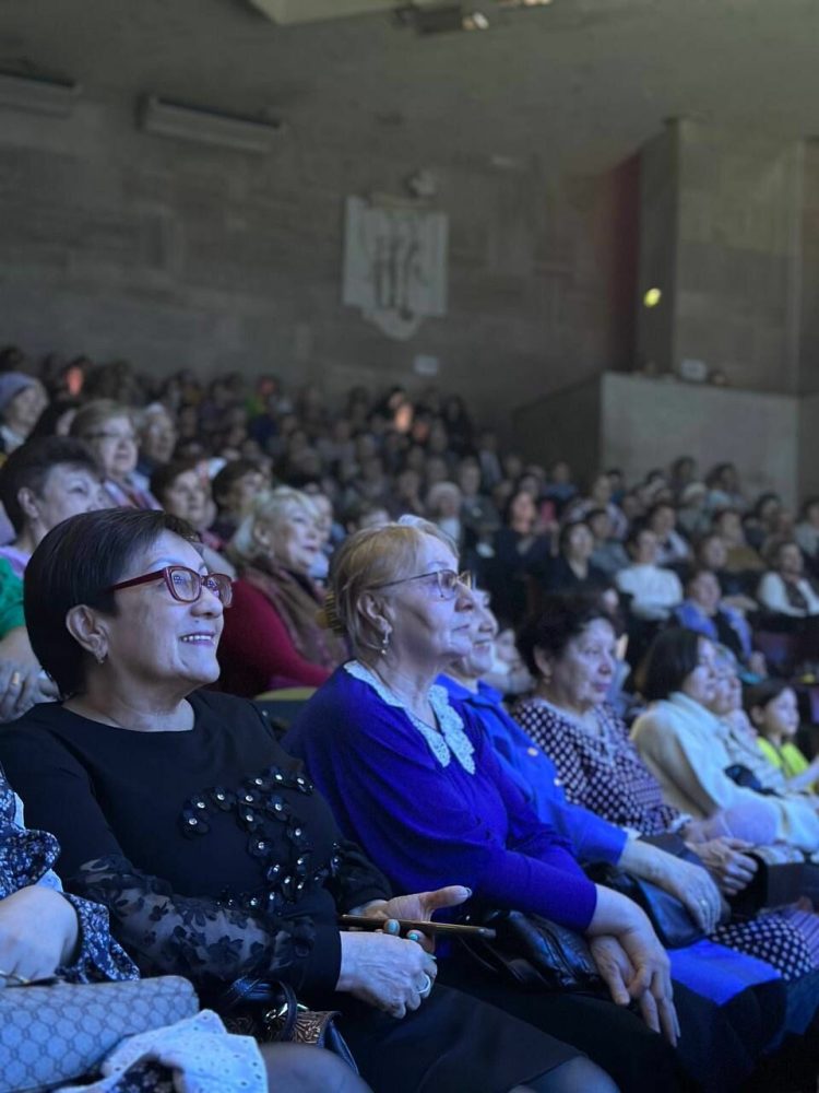 В Челнах поздравили с 8 Марта матерей и жен бойцов СВО