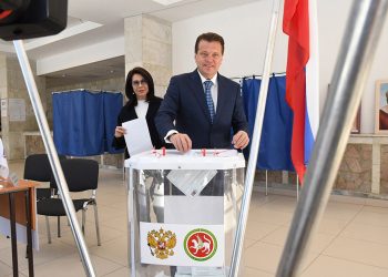 Метшин проголосовал в Казанском государственном институте культуры