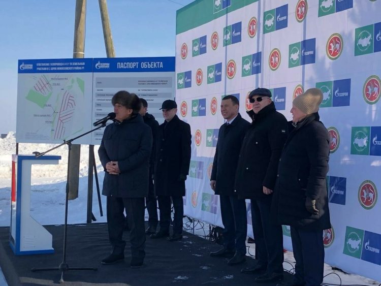 Минниханов принял участие в церемонии пуска сетевого газа в дома многодетных семей с.Борок