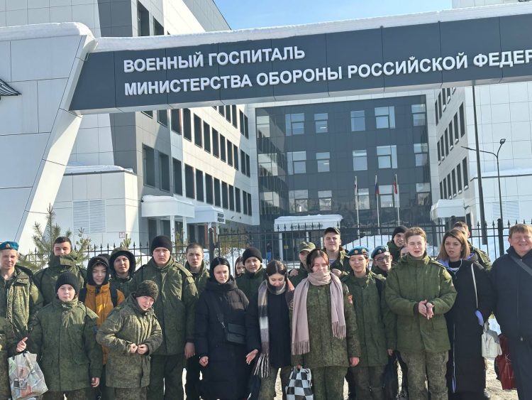 В Казани молодые патриоты организовали концерт в госпитале