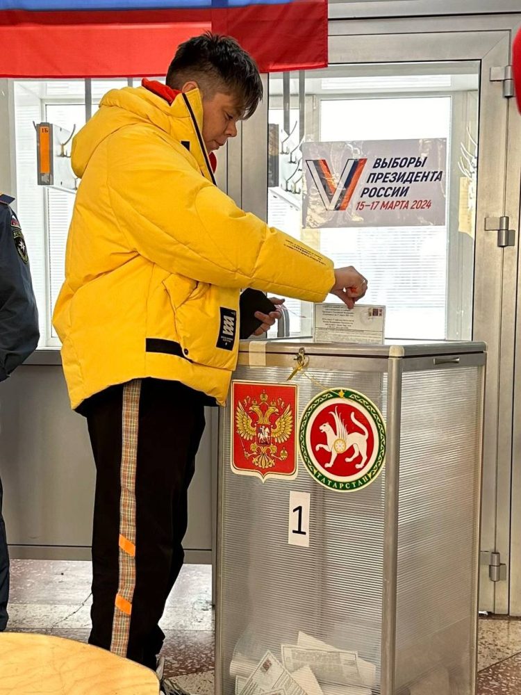 Эльвин Грей в Челнах проголосовал на выборах Президента РФ