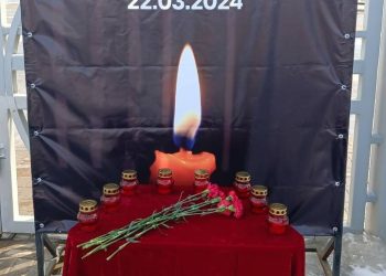 В Альметьевске организовали мемориал в память о жертвах теракта в «Крокусе»