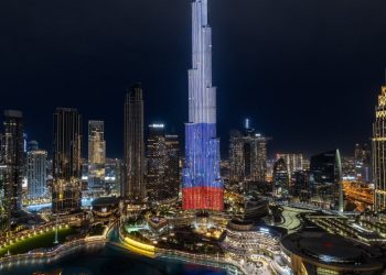 Бурдж-Халифа окрасилась цветами флага РФ в знак памяти о жертвах теракта в «Крокусе»