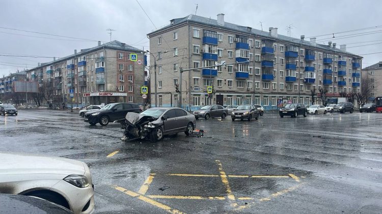 В Казани при столкновении с автобусом погиб водитель иномарки