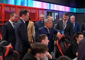 Минниханов посетил обновленный молодежный центр в Альметьевске