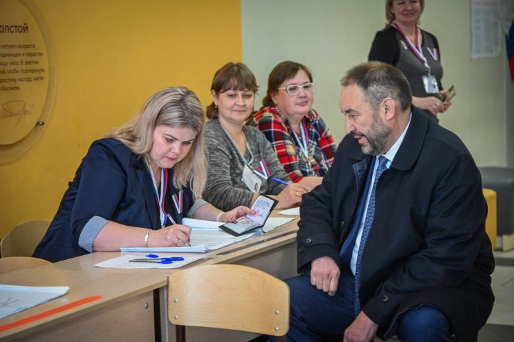 Песошин проголосовал на выборах Президента РФ