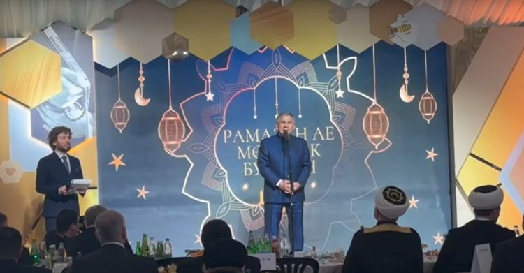 Минниханов принял участие в «Шатре Рамадана-2024» в Москве