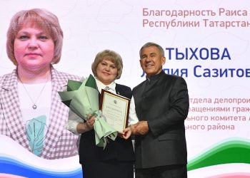 Минниханов выразил благодарность начальнику отдела исполкома Альметьевского района