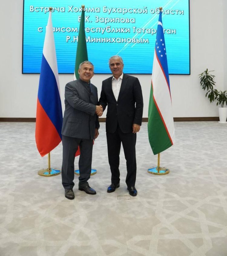 Минниханов провел встречу с Хокимом Бухарской области