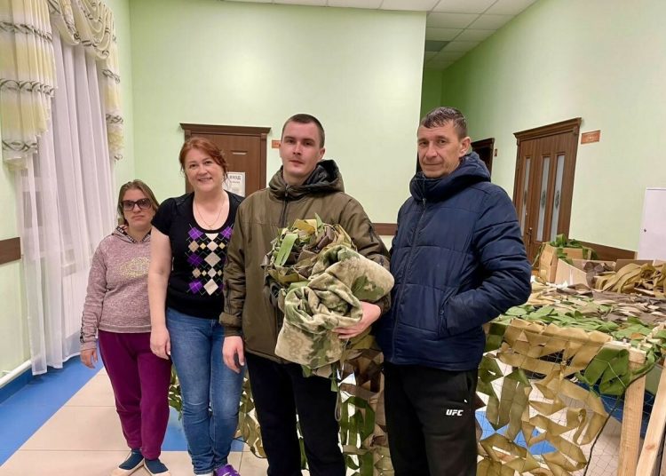 В Лаишевском районе бойцу СВО передали гумпомощь