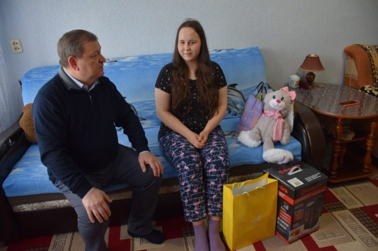 Глава Нурлатского района навестил пострадавших от взрыва газа