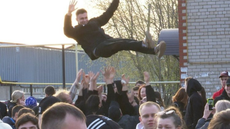 Из Нижнекамска в армию проводили 21 призывника