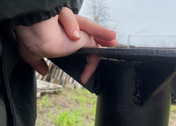 В Елабужском районе помогли мальчику, палец которого застрял в металлической конструкции