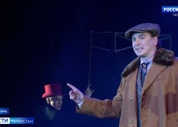 Маяковский с необычного ракурса: в Казани представили спектакль «Без галош элегантнее»