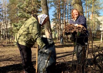 Депутаты Госсовета и сотрудники аппарата парламента приняли участие в городском субботнике