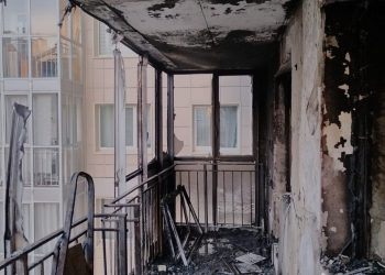 В Казани на Камая загорелась квартира