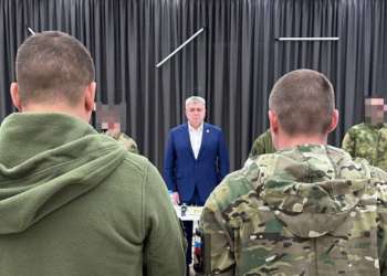 Мэр Челнов встретился с бойцами, пришедшими в отпуск