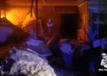 В Нурлате в результате взрыва газа в жилом доме из-под завалов спасли человека