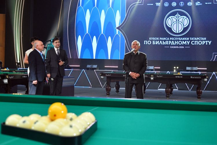 Минниханов принял участие в открытии Международного турнира по бильярдному спорту