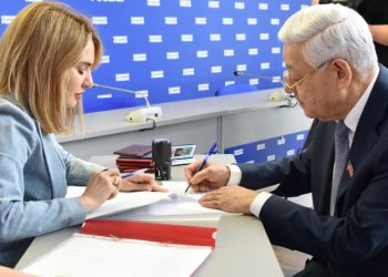 Мухаметшин подал документы для участия в предварительном голосовании «Единой России»